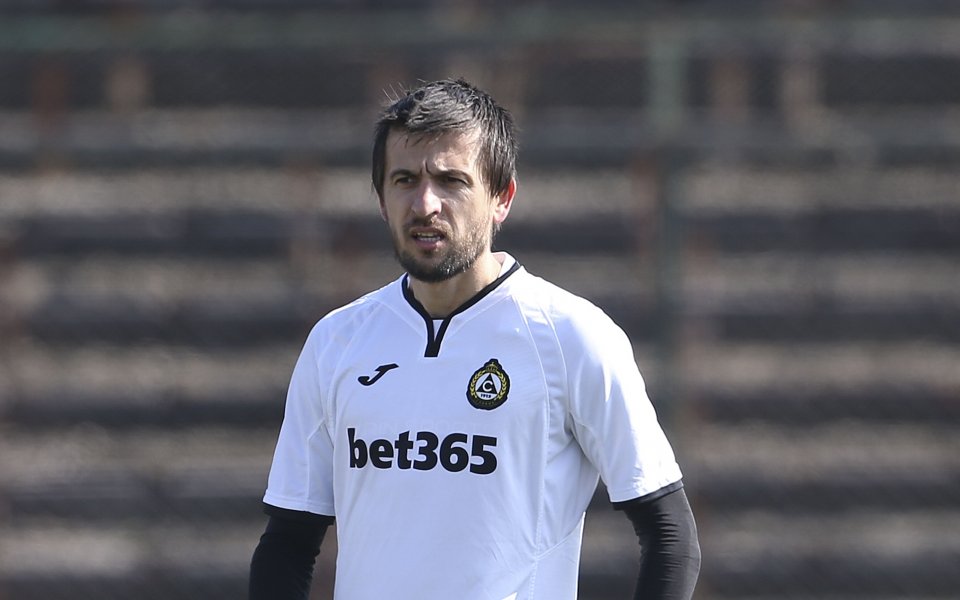 Родни звезди се обърнаха с постове към Тасевски след отказването му