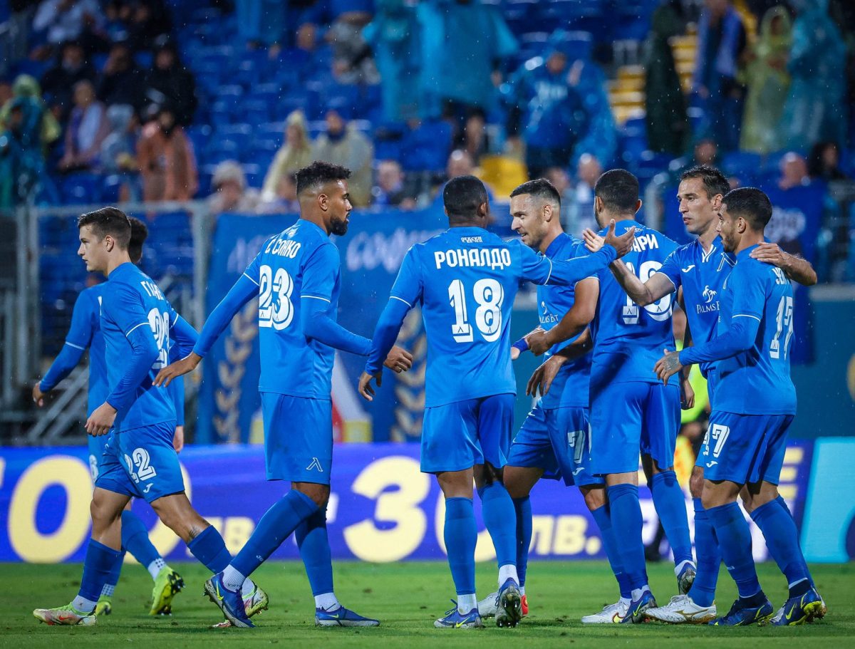 Левски ще гостува в Карлово за благотворителен мач width=