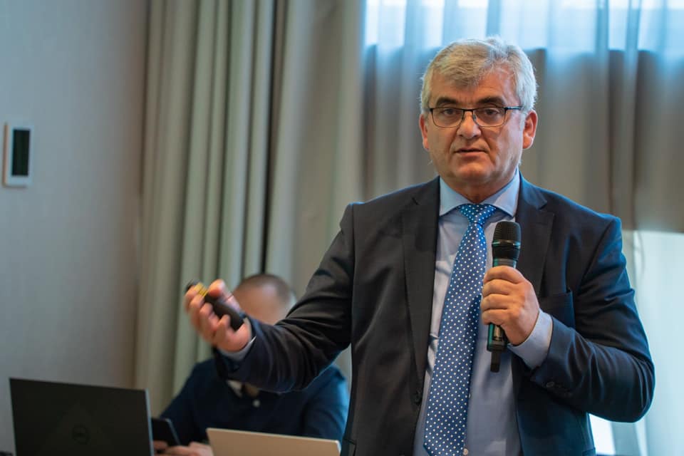 Водещ мениджър изригна след пренебрегването на Чочев width=