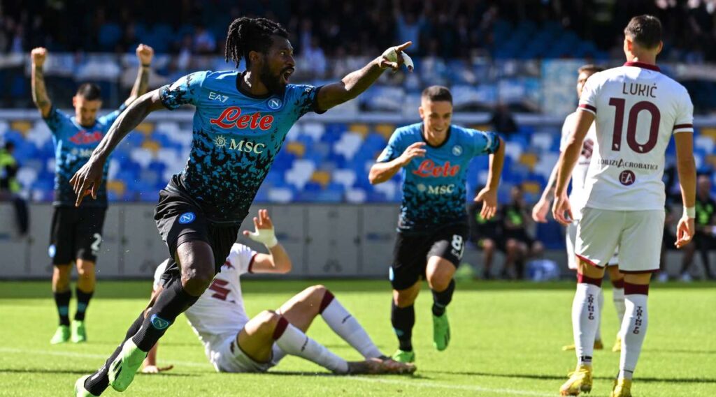 Наполи прекърши Торино за едно полувреме и остава на върха