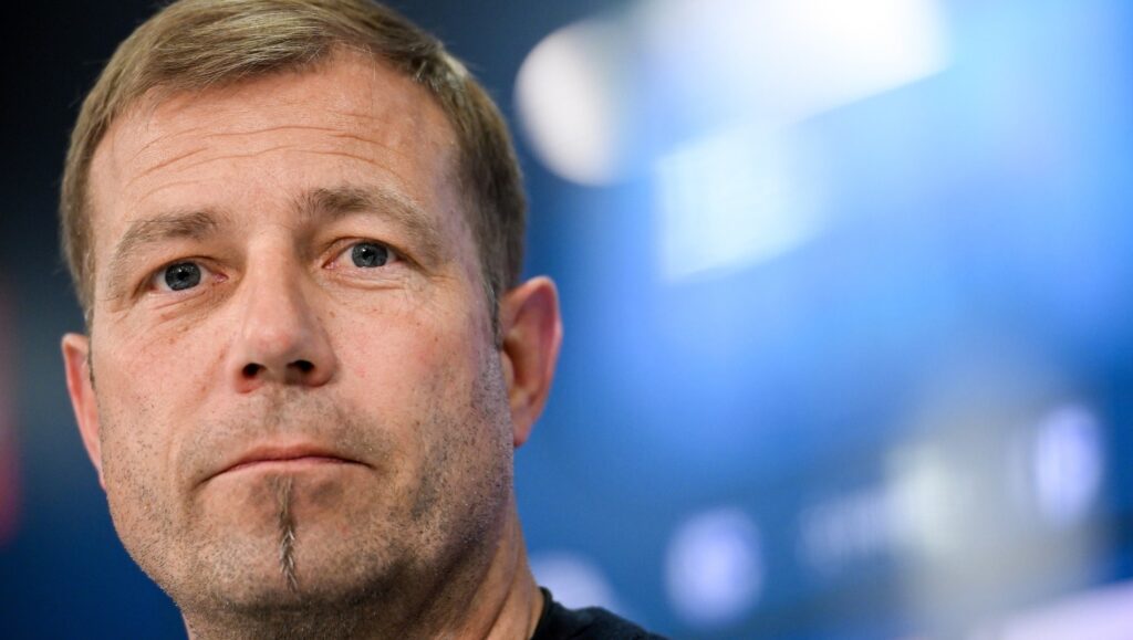 Шалке 04 уволни треньора си