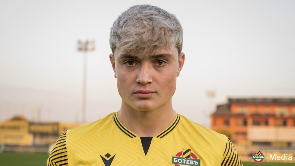 Ботев Пловдив се раздели с пореден футболист