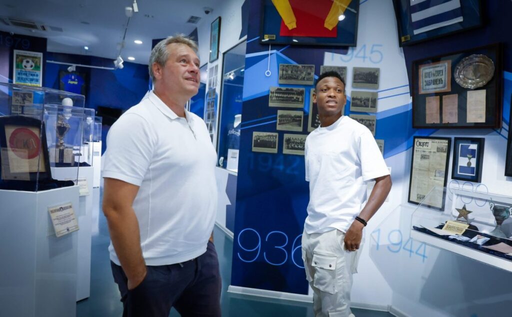 Универсален играч на Левски може да играе срещу Кристиано Роналдо