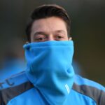 Месут Йозил ще оперира гърба си