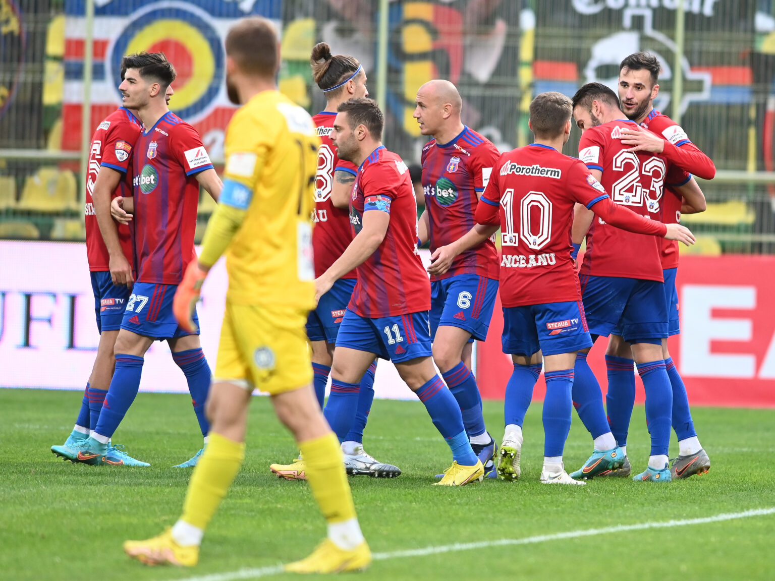 Чунчуков и Стяуа вече са на върха width=