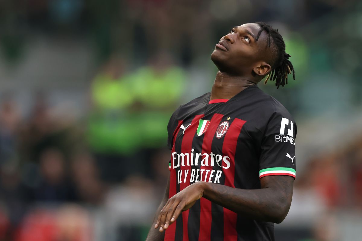 На феновете на Милан им писна от голямата им звезда width=