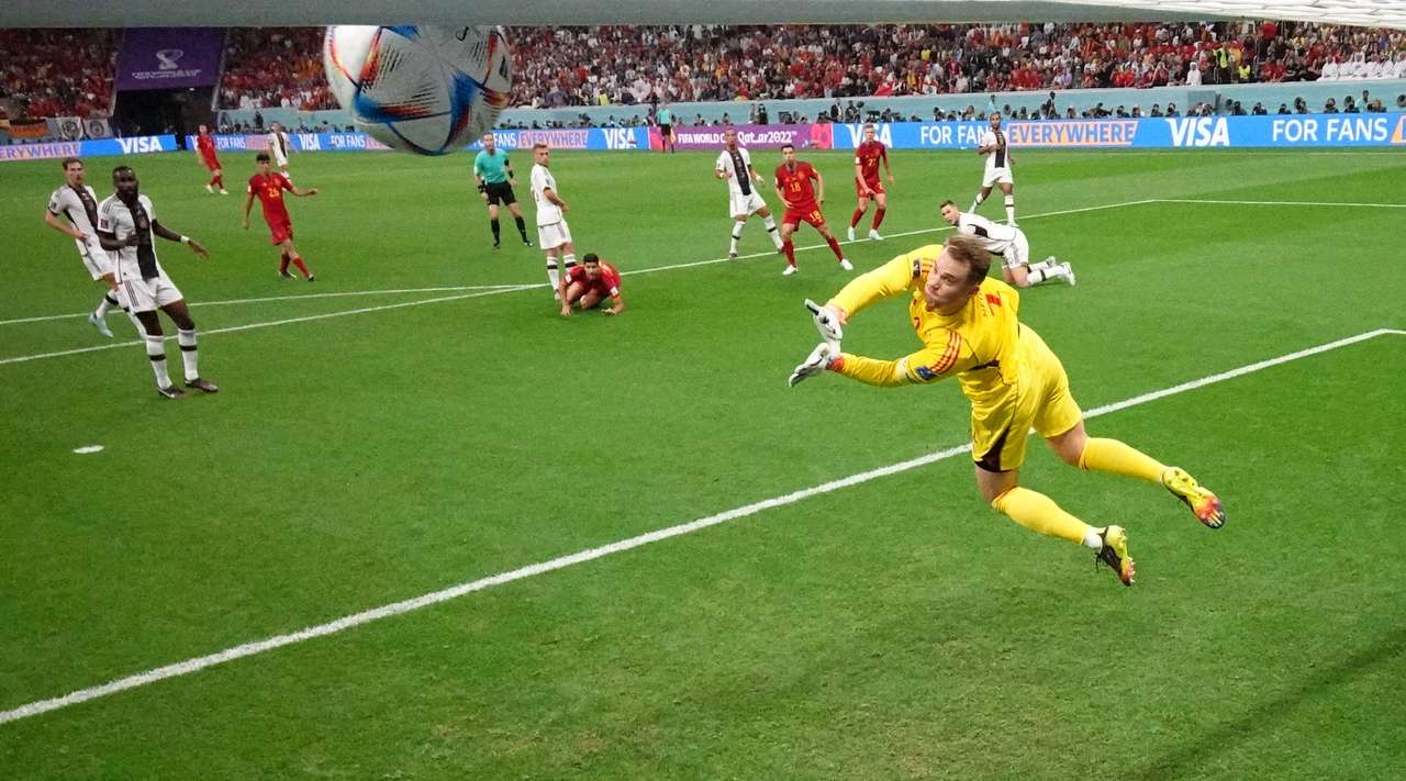 Германия спаси надеждите за класиране след 1:1 с Испания width=