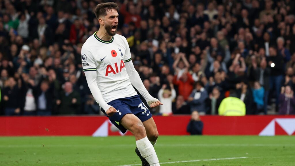 Тотнъм възкръсна срещу Лийдс с два гола в края на Бентанкур