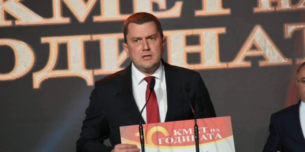 Кметът на Перник назова истината за приматите с шалчета на Миньор