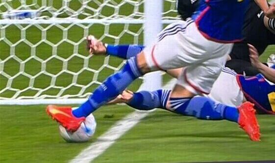 Луис Енрике не вярва, че вторият гол на японците е редовен