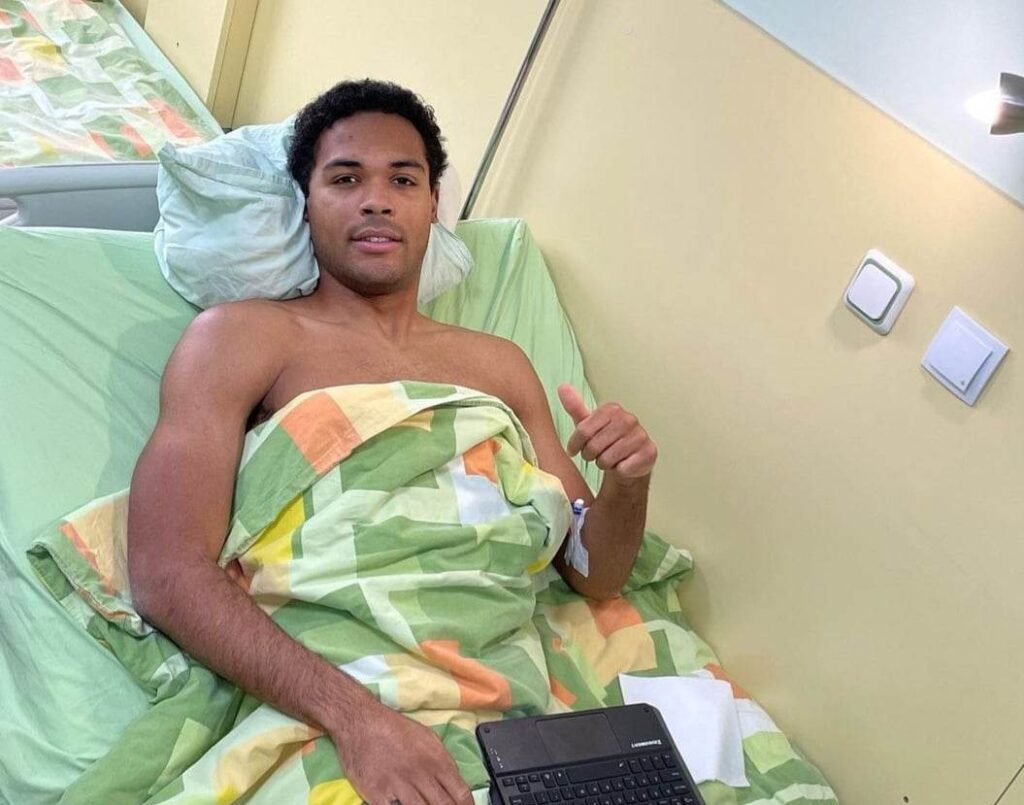 Ван дер Каап претърпя операция на коляното