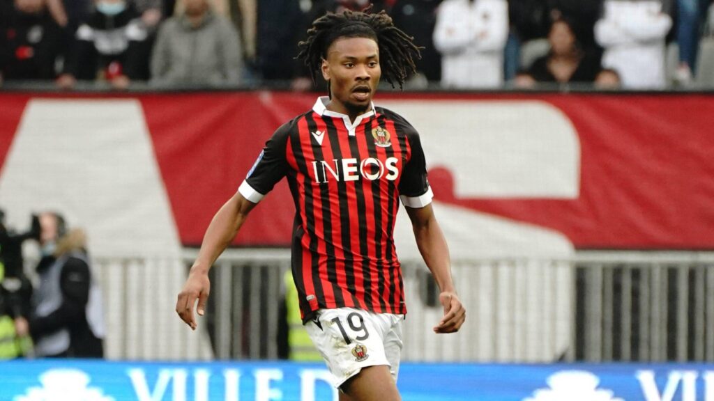 Ливърпул е започнал преговори за халф на Ница