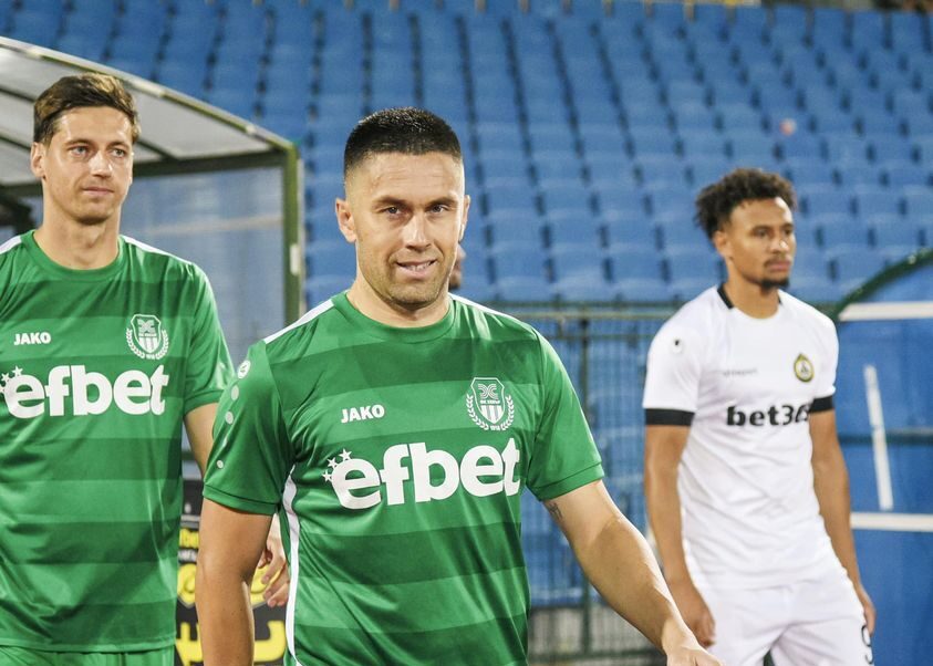 Хебър се раздели с Пламен Крумов width=