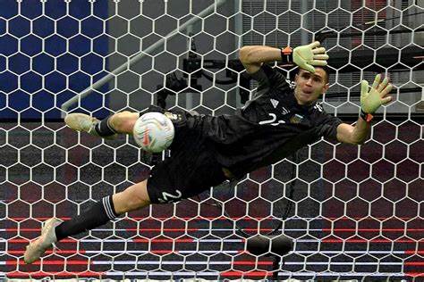 Мартинес: “Играем за Меси, това е последен шанс за него”