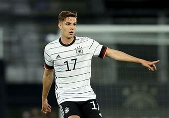 Халф на Гладбах готов за игра