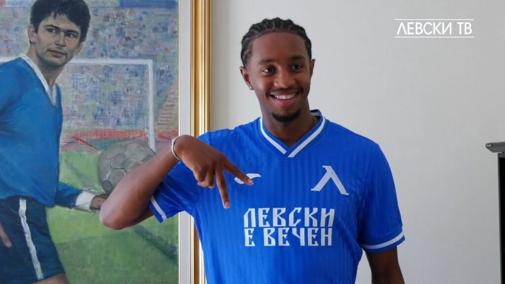 Футболист на Левски поема към Спартак Варна