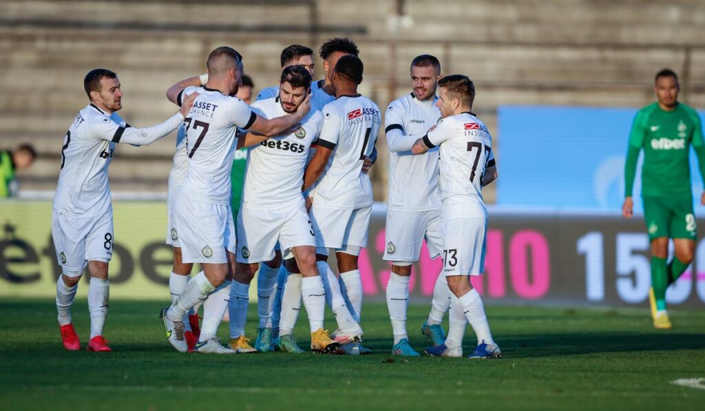 Славия приема Балкан Ботевград в последната си контрола