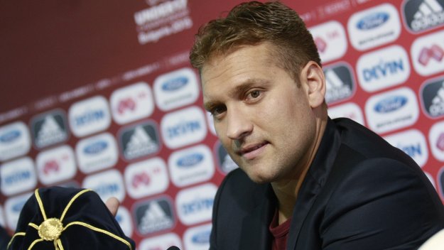 Стенли с призив към футболната общественост в България width=