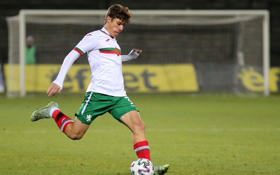 Български национал със силен мач и гол в Израел