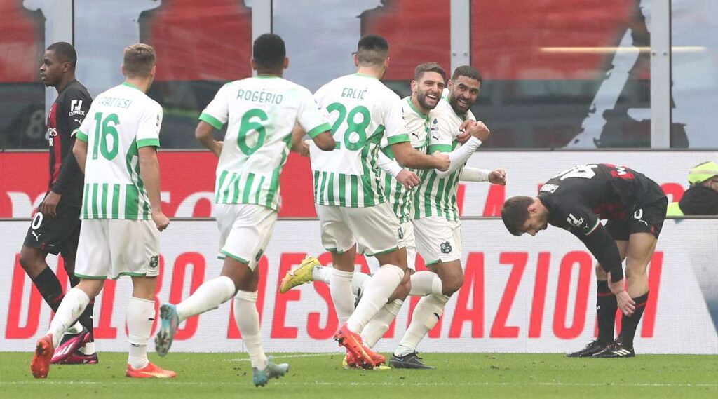 Крах! Сасуоло разпиля Милан насред “Сан Сиро” с 5:2