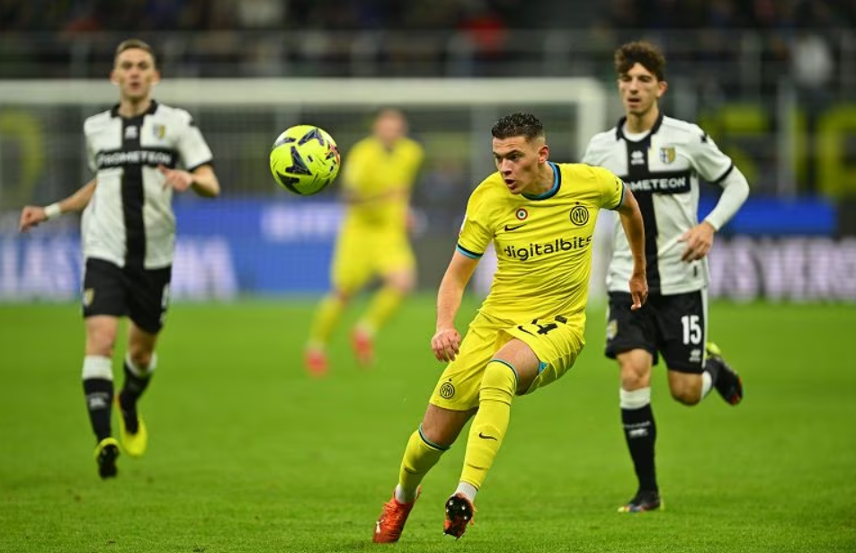 Интер се измъчи с втородивизионния Парма за купата width=