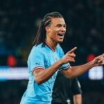 Манчестър Сити удължи договора на бранител