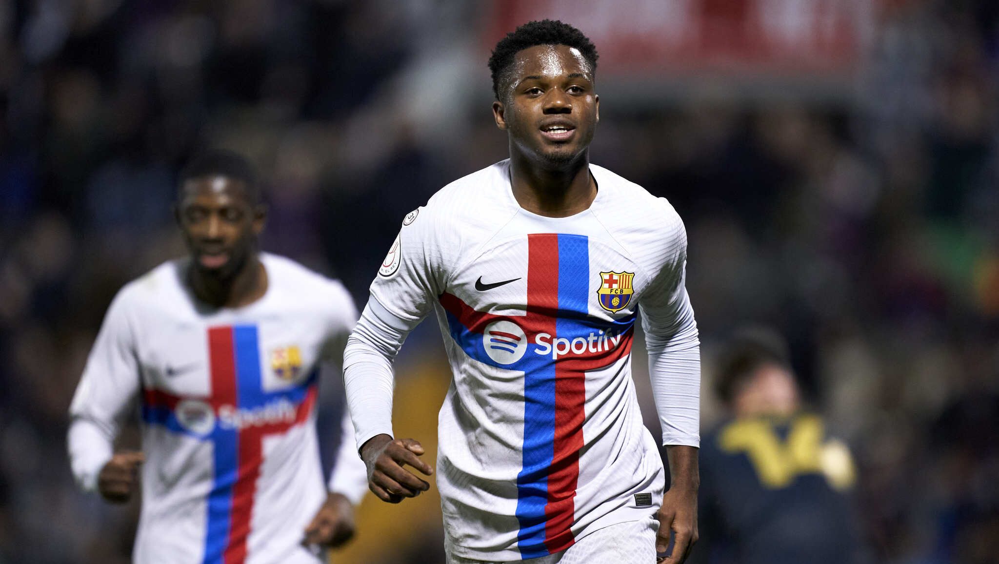 Шави: Искам Ансу да пише история с Барселона width=