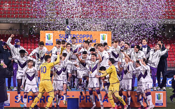 Фиорентина и Димо Кръстев със Суперкупата на Италия