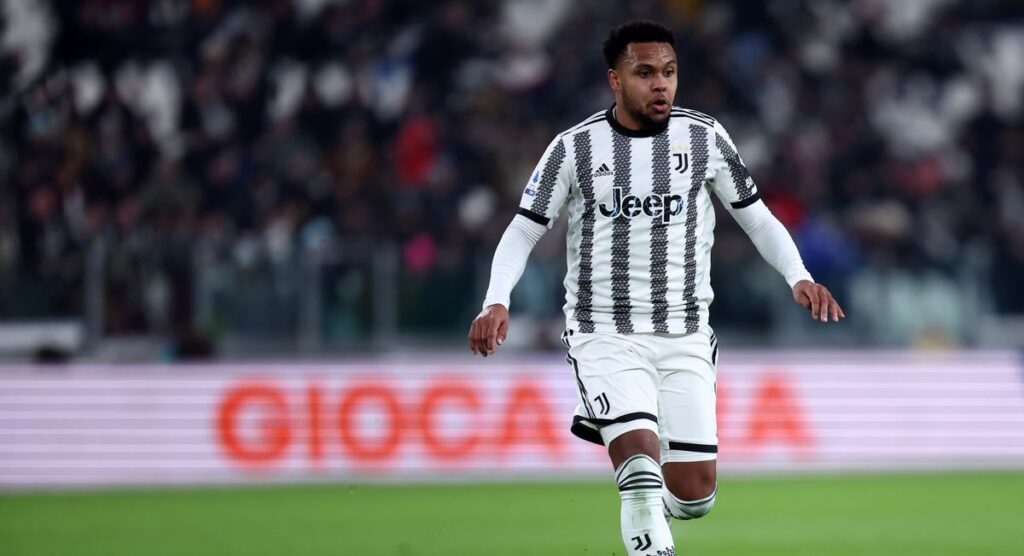 Халф на Ювентус е все по-близо до трансфер в Лийдс