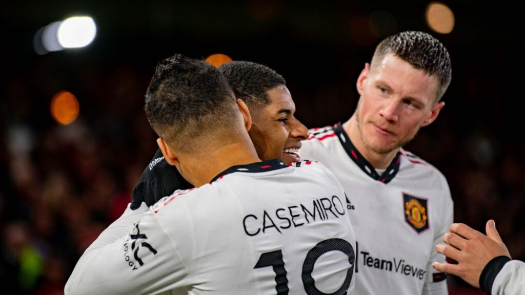 Манчестър Юнайтед разби Нотингам и докосва финала в Купата на Лигата