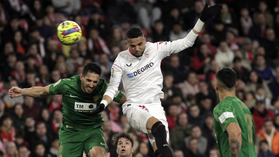 Севиля разби Елче за 15 минути и диша по-спокойно width=