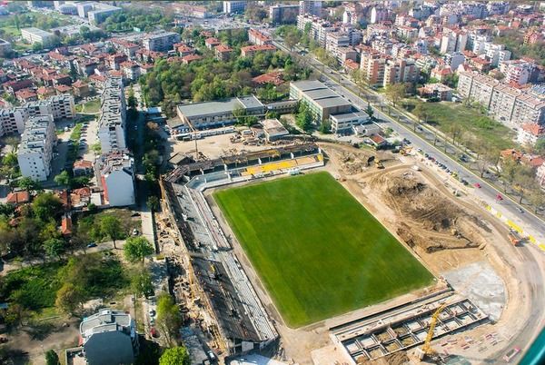 Отпускат 16.5 милиона лева за “Колежа” и “Локомотив”