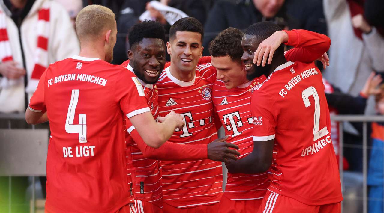 Триумф на нападателната игра в Бавария! Байерн би Аугсбург с 5:3 width=