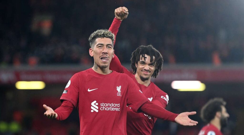 Нахлулият запалянко на Ливърпул ще получи доживотна забрана