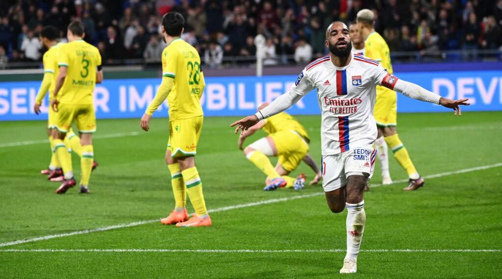 Лаказет вкара 150-тия си гол за Лион при равенство на “хлапетата”