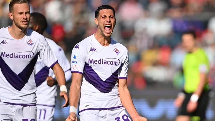 Фиорентина запази шансове за Европа с победа срещу Кремонезе