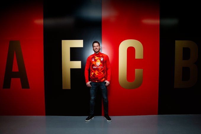 Борнемут удължи контракта на свой вратар