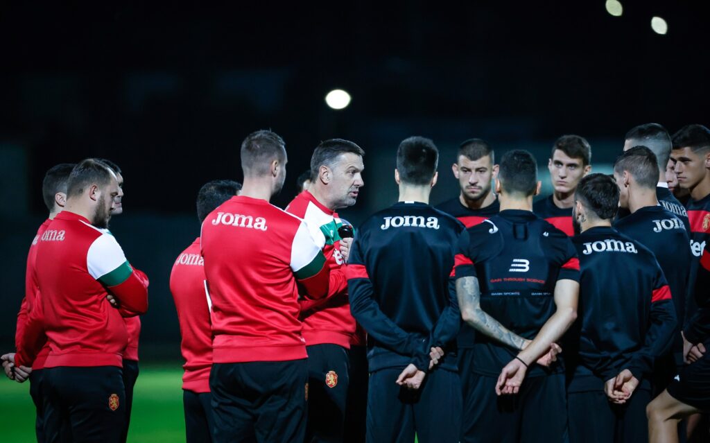 Ясни са опциите за нов селекционер на България