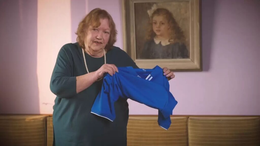 Съпругата на Гунди с дарение за погасяването на дълговете на Левски