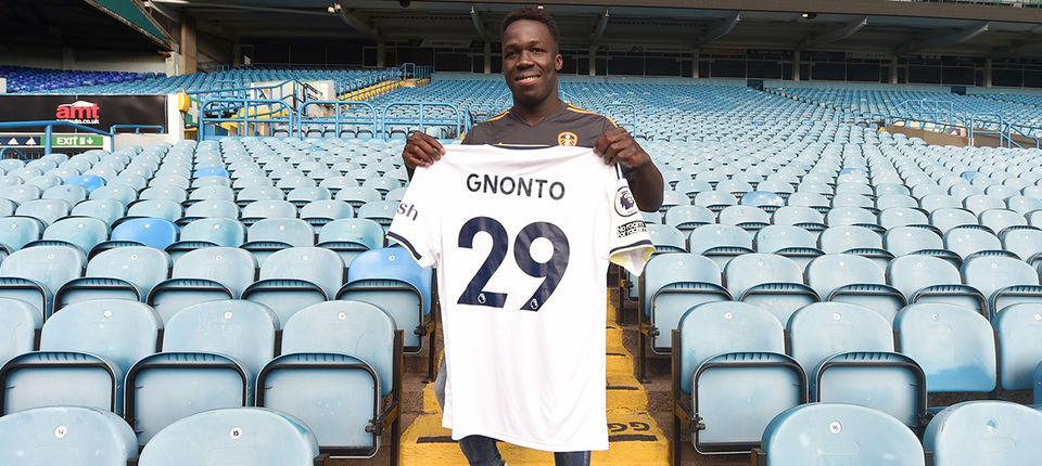 Топ отбори от Висшата лига имат интерес към крило на Лийдс