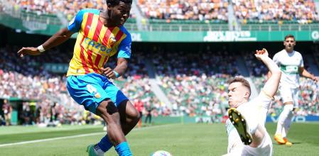 Валенсия победи Елче и се измъкна от зоната на изпадащите