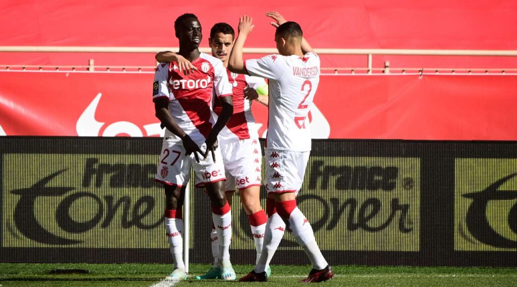 Монако не остави шанс на Лориен