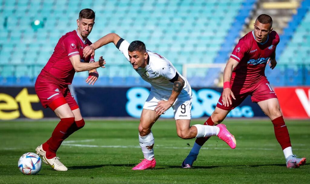 Ахмед Ахмедов и Славия се разделиха