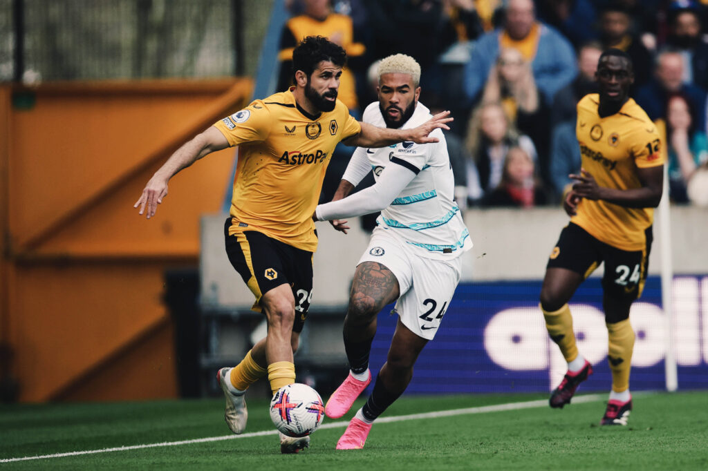 Опитни футболисти напускат редиците на Уулвс