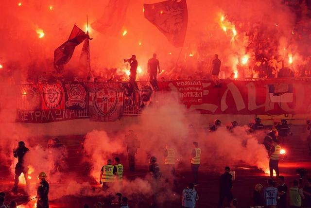 Легендарно балканско дерби ще се играе пред празни трибуни