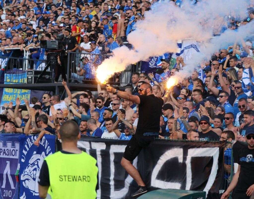 УЕФА тресна сериозно наказание на Левски