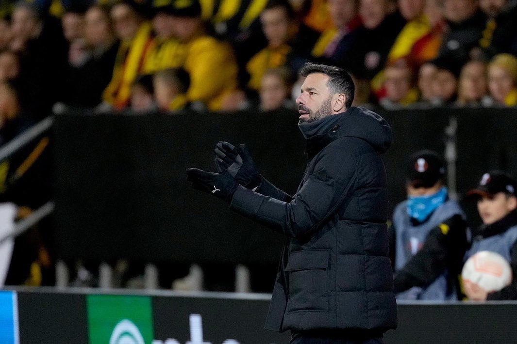 Рууд ван Нистелрой и ПСВ Айндховен се разделиха width=