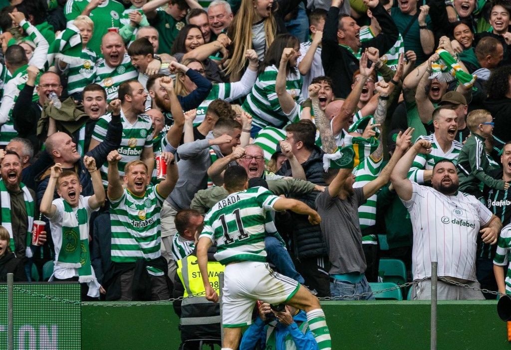 Селтик триумфира с 53-та титла в Шотландия