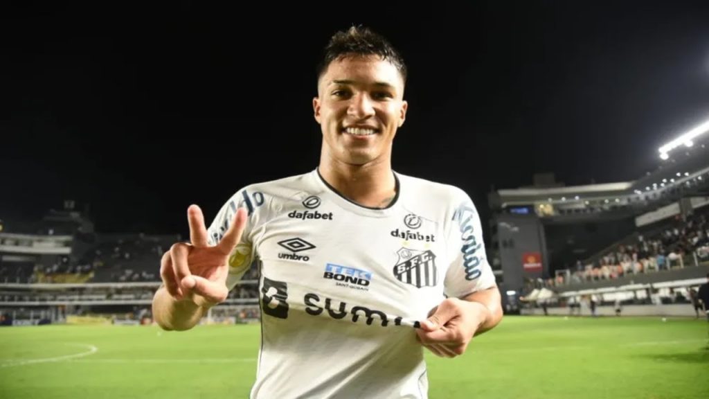 Интерес от Висшата лига към млад футболист на Сантос