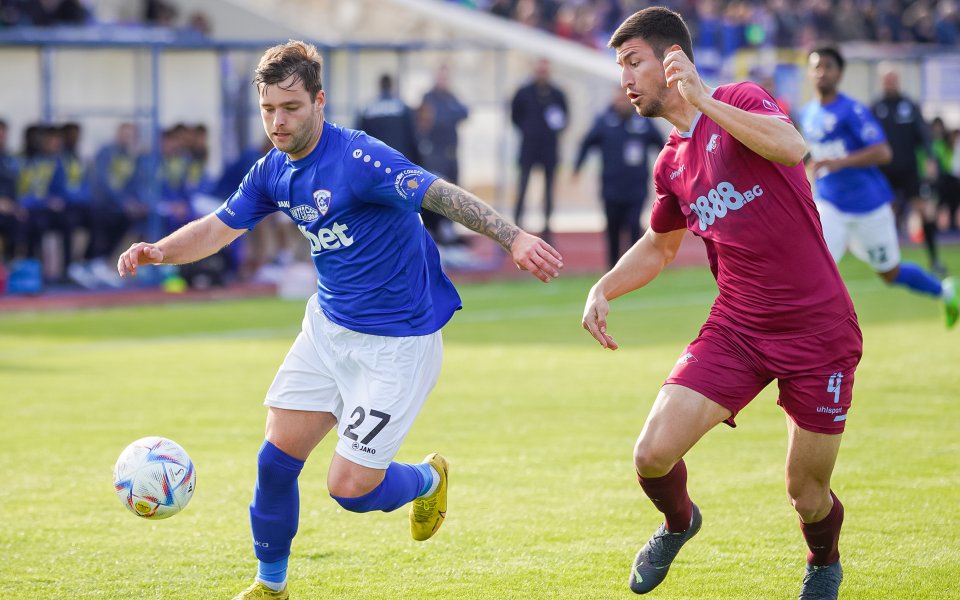 Спартак Варна без право на грешка в домакинството на Септември